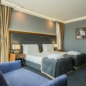 Hotel Budapest - Free Parking